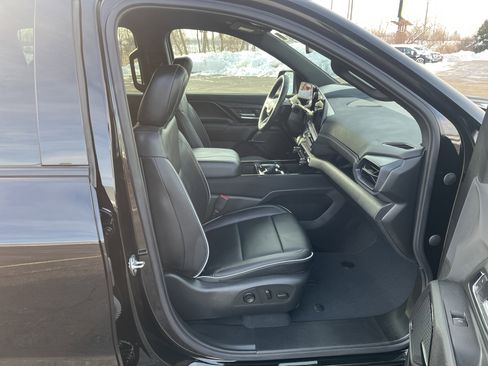 Used 2025 Chevrolet Silverado EV LT image 19