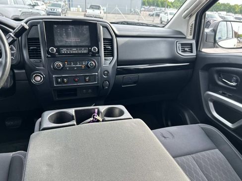 Used 2022 Nissan Titan SV RWD image 18