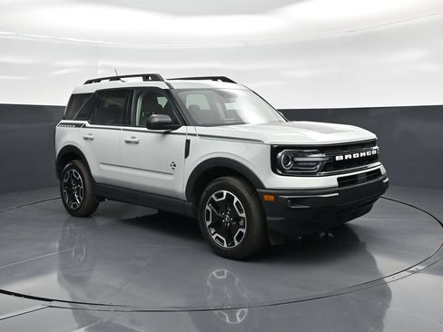 Used 2023 Ford Bronco Sport Outer Banks w/ Tech Package AWD/4WD image 23