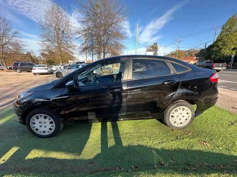 Used 2018 Ford Fiesta S image 4