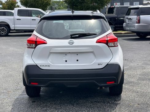 Used 2018 Nissan Kicks SV FWD image 7