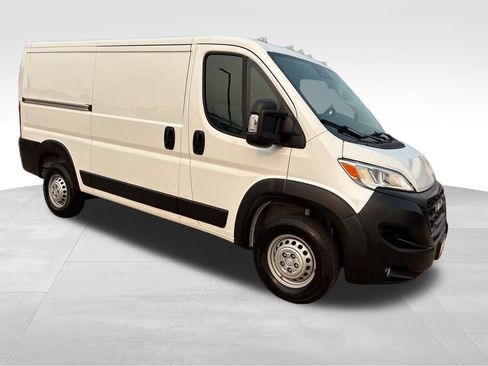 Used 2025 RAM ProMaster 2500 w/ Convenience Group FWD image 8