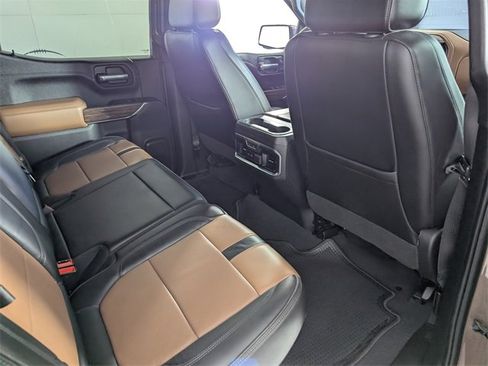 Used 2019 Chevrolet Silverado 1500 High Country image 17
