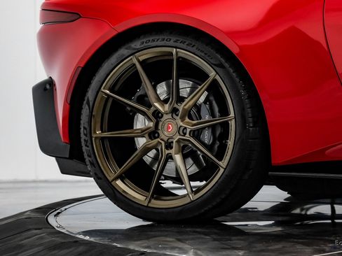 Used 2019 Aston Martin V8 Vantage Coupe image 85