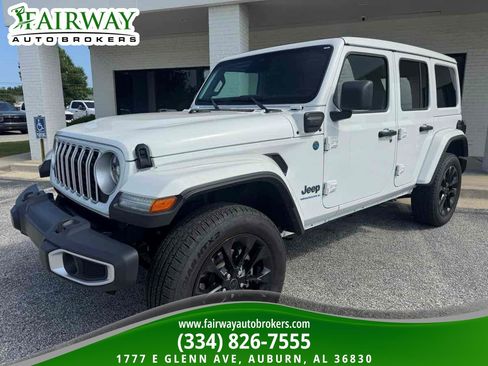 Used 2025 Jeep Wrangler Unlimited Sahara w/ Safety Group AWD/4WD image 2