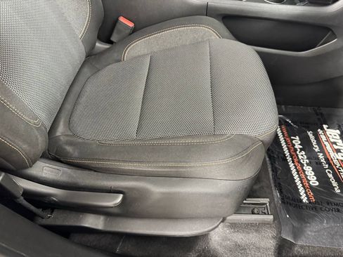 Used 2018 Chevrolet Traverse LT FWD image 41