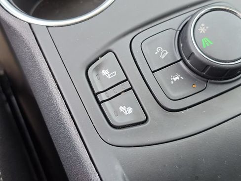 Used 2024 GMC Terrain SLT FWD image 27