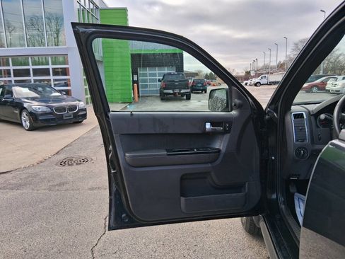 Used 2011 Ford Escape XLT w/ 201A Rapid Spec Order Code image 13