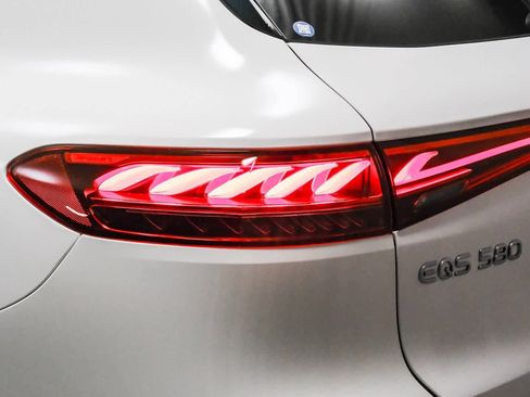 Certified 2023 Mercedes-Benz EQS 580 4MATIC SUV image 6