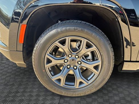 New 2026 Jeep Grand Wagoneer Limited image 23