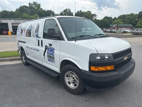 Used 2019 Chevrolet Express 2500 RWD image 2