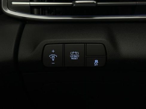 Used 2025 Hyundai Elantra Limited FWD image 19