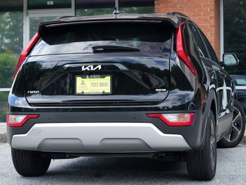 Used 2025 Kia Niro EX FWD image 4