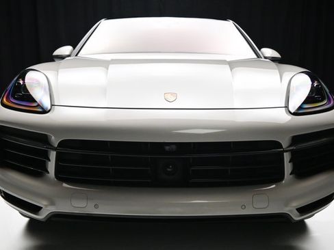 Used 2021 Porsche Cayenne S image 38