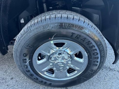 New 2026 RAM 2500 Tradesman w/ Chrome Appearance Group AWD/4WD image 31