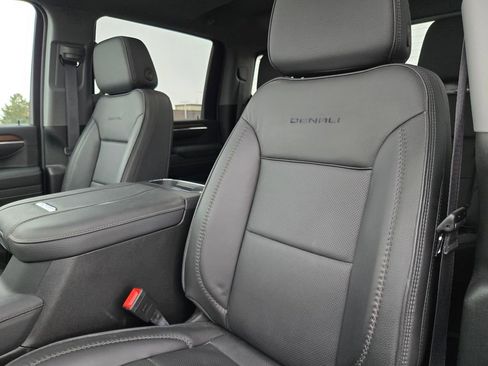 New 2025 GMC Sierra 2500 Denali w/ Denali Reserve Package image 15