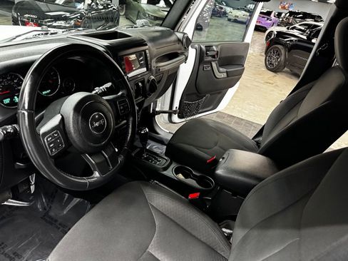 Used 2017 Jeep Wrangler Unlimited Sport w/ Quick Order Package 24S AWD/4WD image 32