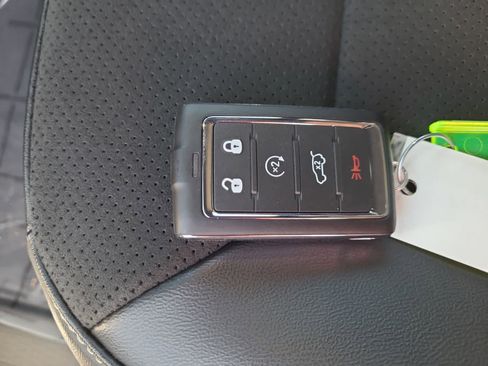 New 2025 Jeep Grand Cherokee Altitude image 28