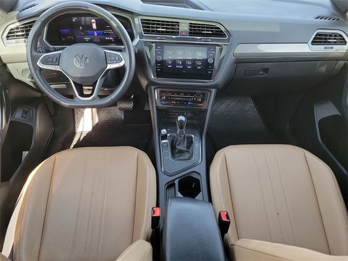 Used 2022 Volkswagen Tiguan SE image 14