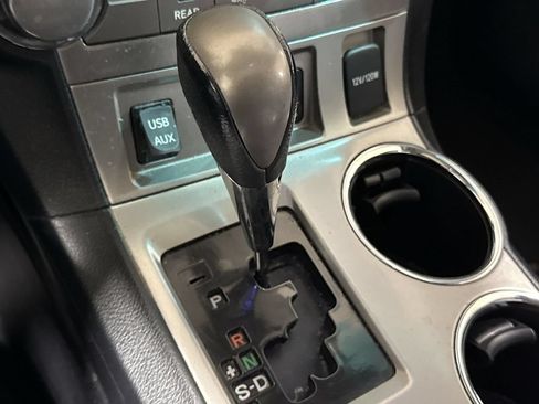 Used 2012 Toyota Highlander SE w/ Tow Pkg FWD image 17