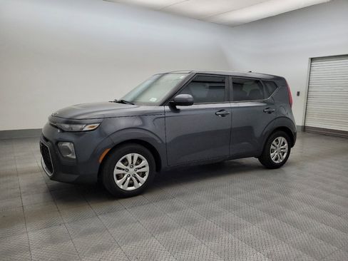 Used 2021 Kia Soul LX image 2