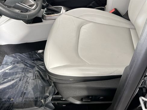 Used 2022 Jeep Renegade Limited AWD/4WD image 19