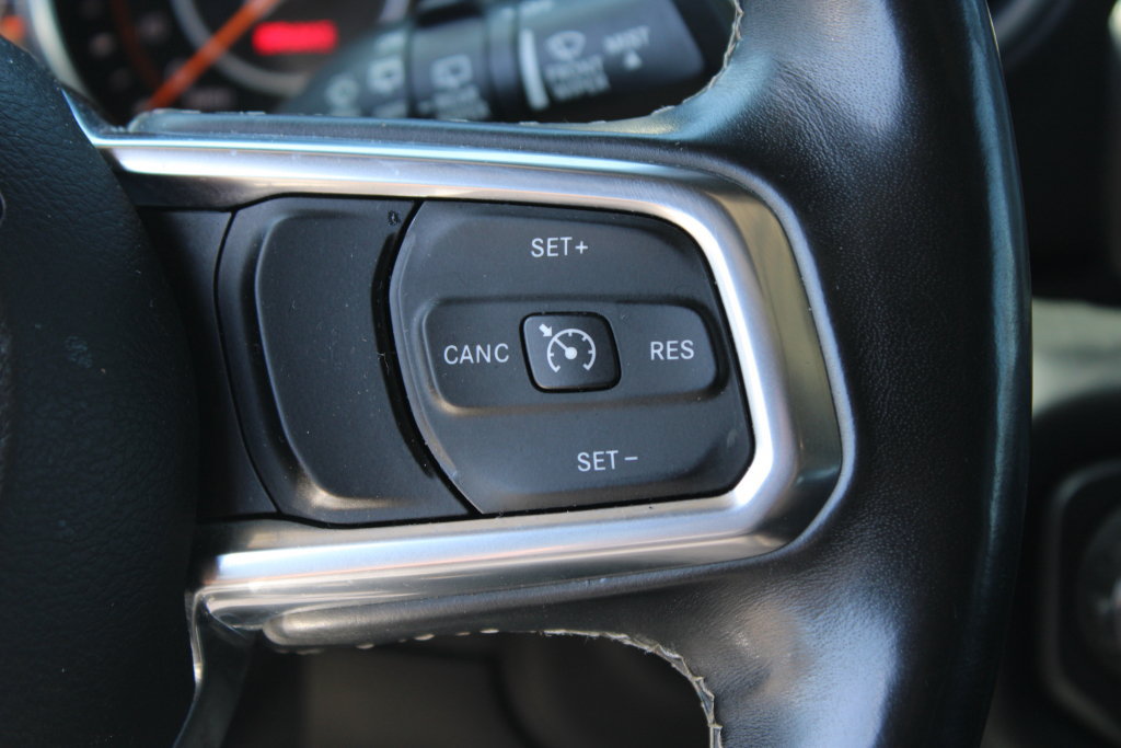 Used 2018 Jeep Wrangler Unlimited Sahara AWD/4WD image 25