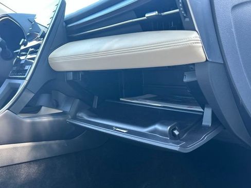 Used 2021 Toyota Avalon XLE w/ Moonroof Package FWD image 32