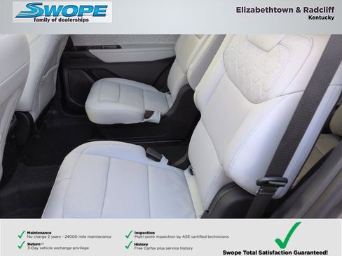 Used 2025 Ford Explorer Platinum w/ Ultimate Package image 7