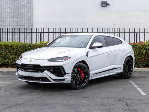 Used 2024 Lamborghini Urus S image 9