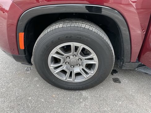 Used 2024 Jeep Wagoneer 4WD image 10