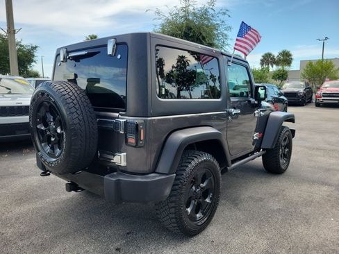 Used 2017 Jeep Wrangler Sport AWD/4WD image 7