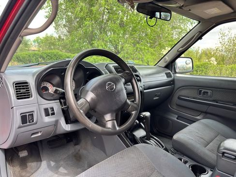 Used 2004 Nissan Xterra XE AWD/4WD image 12