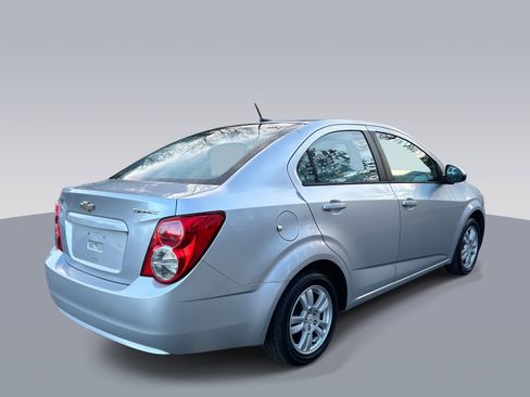 Used 2012 Chevrolet Sonic LS image 3
