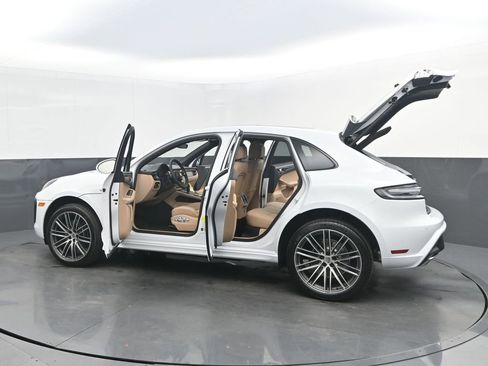 New 2026 Porsche Macan AWD/4WD image 44