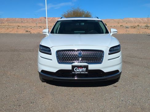 Used 2023 Lincoln Nautilus Reserve image 8