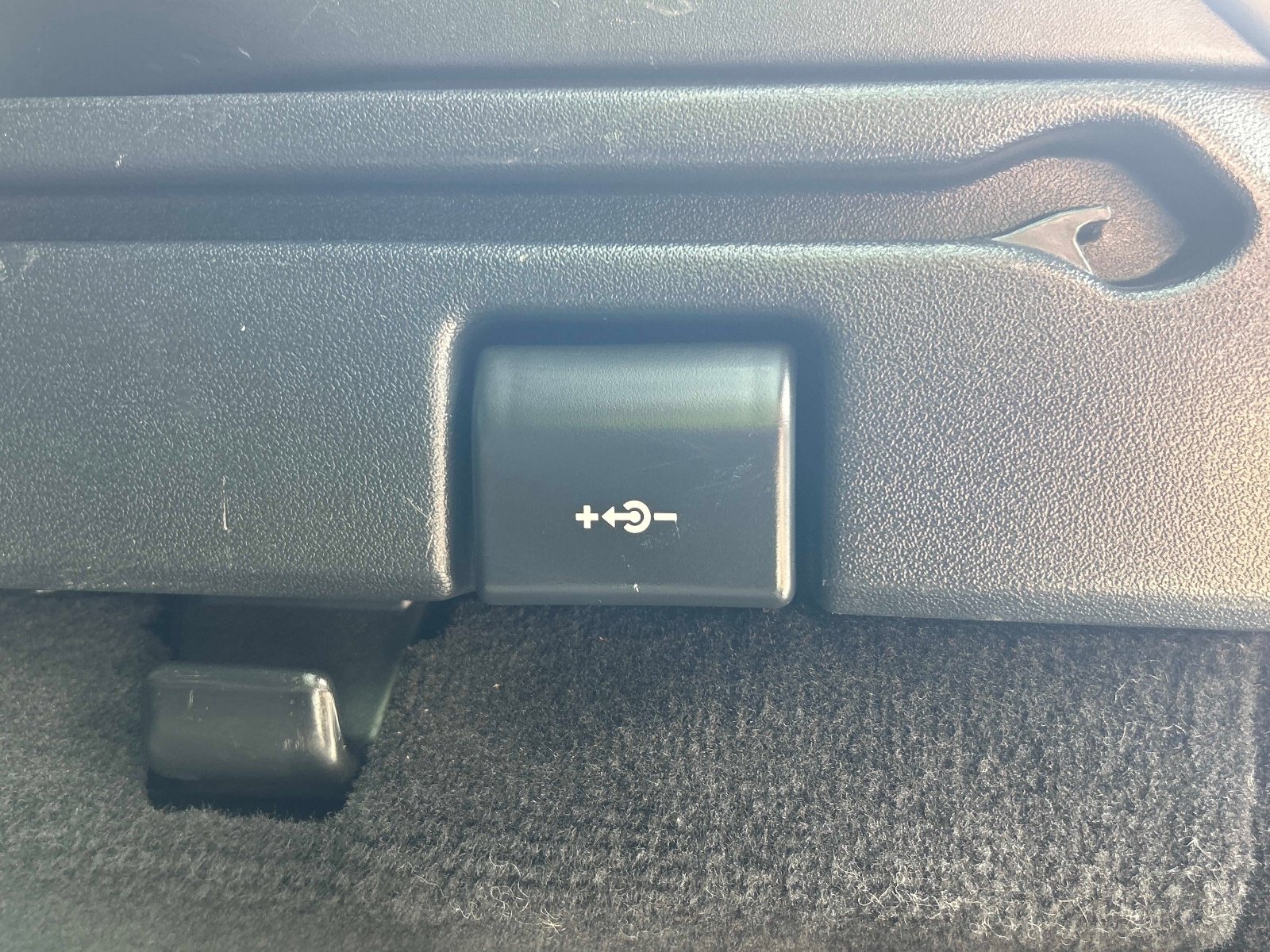 Used 2016 Land Rover Range Rover Sport HST AWD/4WD image 13