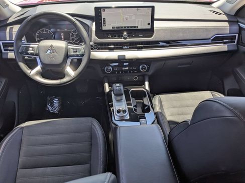 Used 2025 Mitsubishi Outlander SE FWD image 26