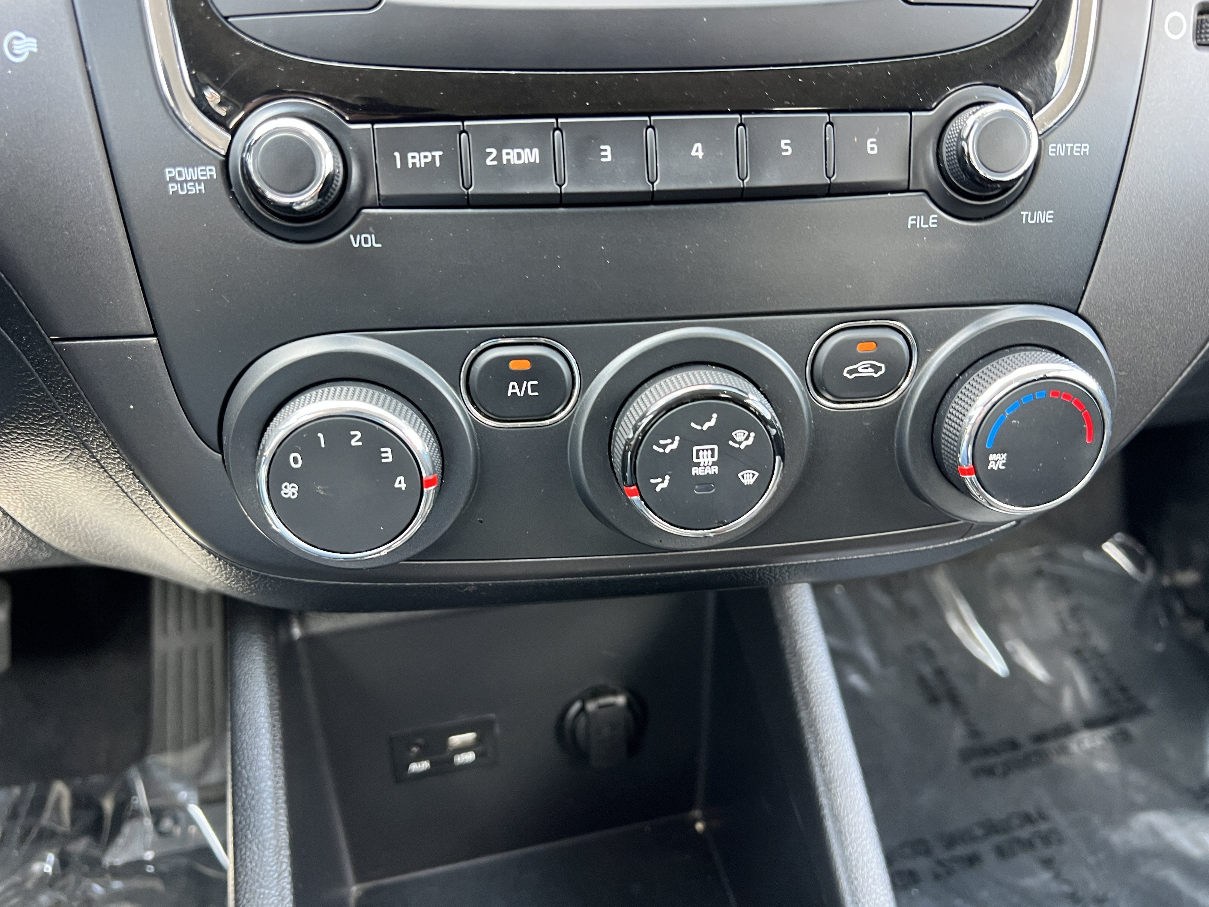 Used 2017 Kia Forte LX FWD image 29