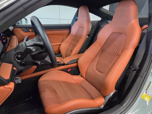 Certified 2024 Porsche 911 Targa 4S RWD image 5