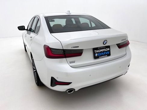 Certified 2022 BMW 330i xDrive Sedan w/ Driving Assistance Package AWD/4WD image 8