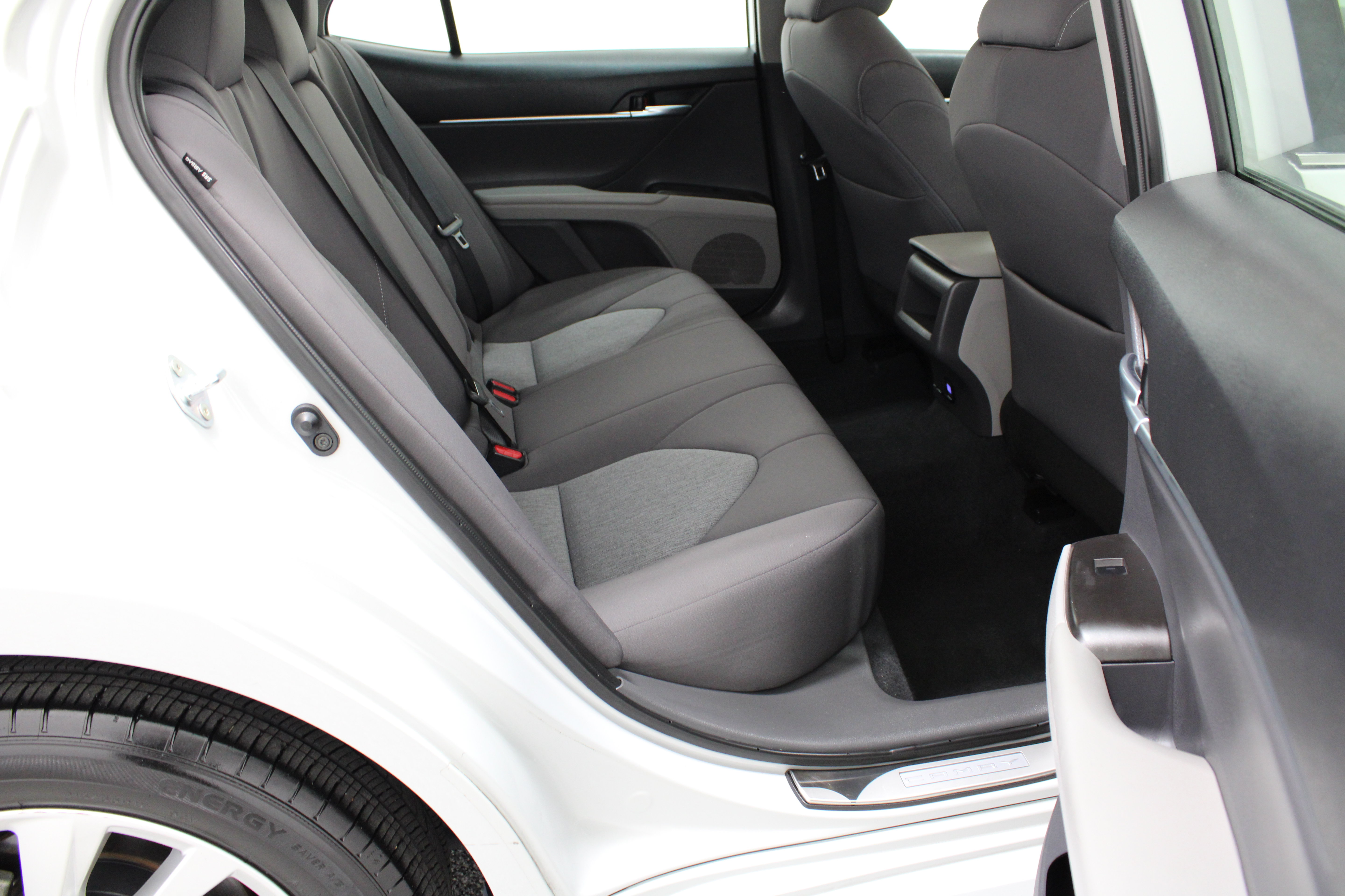 Used 2024 Toyota Camry LE FWD image 31