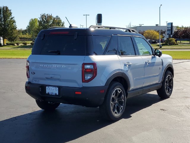 New 2026 Ford Bronco Sport Outer Banks w/ Outer Banks Tech Package+ AWD/4WD image 3
