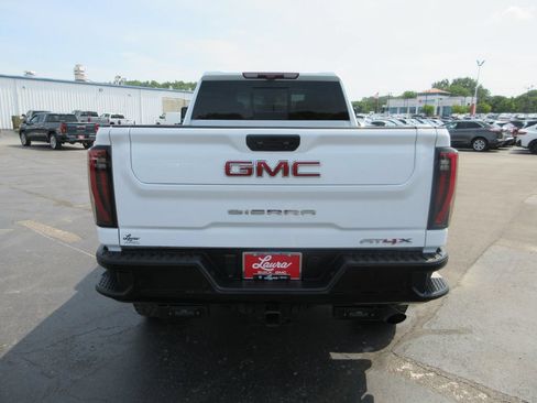 Certified 2024 GMC Sierra 2500 AT4X AWD/4WD image 7