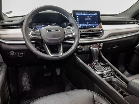 Certified 2025 Jeep Compass Limited AWD/4WD image 7