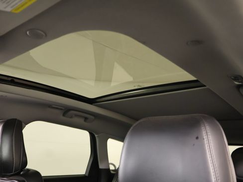 Used 2020 Lincoln Corsair FWD w/ Premium Package image 17