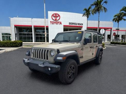 Used 2022 Jeep Wrangler Unlimited Sport AWD/4WD image 3