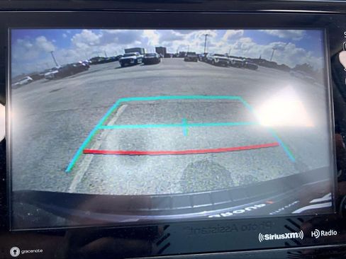 Used 2022 Toyota Highlander LE FWD image 26