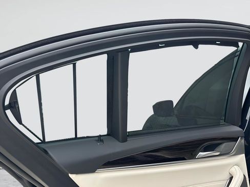 Used 2023 BMW 540i w/ Executive Package image 21