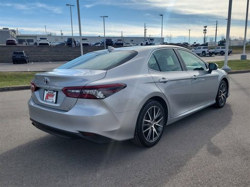 Certified 2022 Toyota Camry XLE image 4